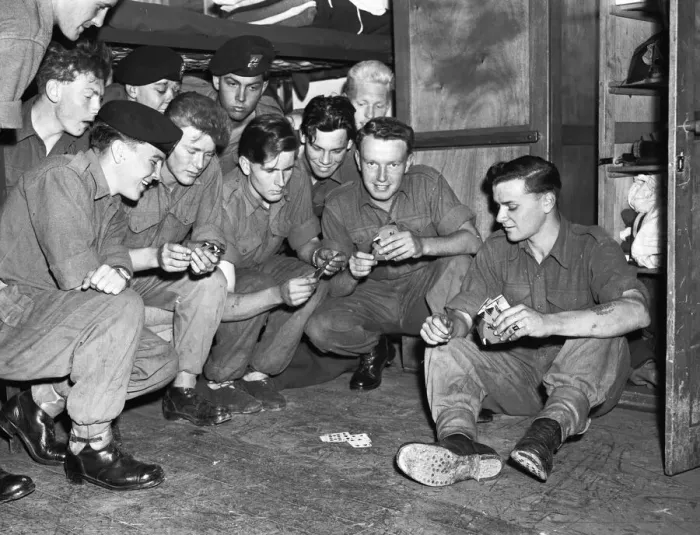 Framed Print : Suez Crisis 1956 Men of the Roal Berkshire Regiment pass the time playing cards as Framed Print : Suez Crisis 1956 Men of the Roal Berkshire Regiment pass the time playing cards as