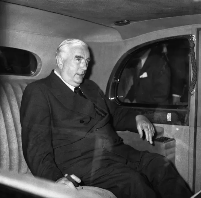Framed Print : Suez Crisis 1956 Mr Menzies leaving the Suez Conference at Lancaster House 1