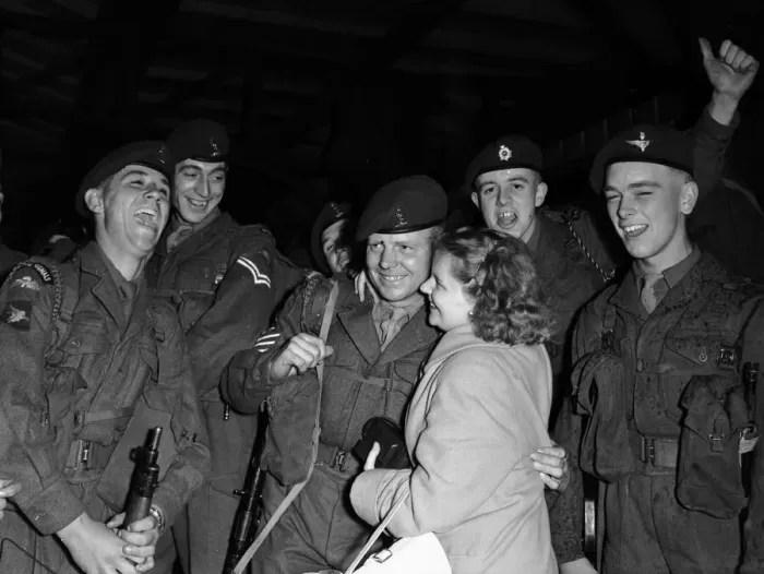 Framed Print : Suez Crisis 1956 Mrs Margaret Paxton says goodbye to her husband Sgt John Paxton
