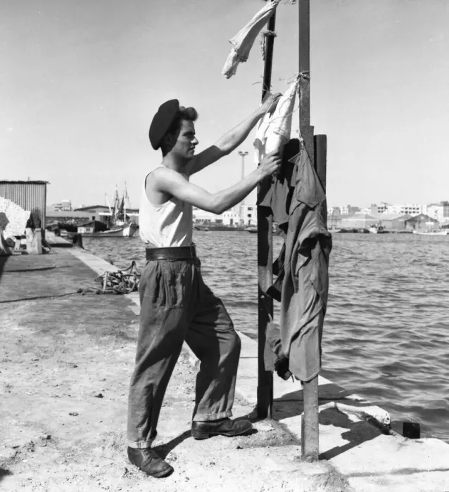 Framed Print : Suez Crisis 1956 Private Joe Lovelock of the Pioneer Corps hanging out the washing Framed Print : Suez Crisis 1956 Private Joe Lovelock of the Pioneer Corps hanging out the washing