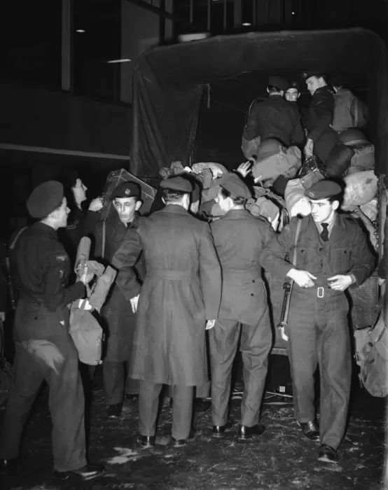 Framed Print : Suez Crisis 1956 RAF personnel unloading their kit from a lorry at London Airport