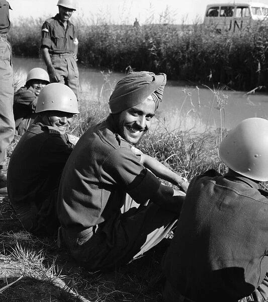Suez Crisis 1956 Sikh Mohindar Singh, an Indian paratrooper of the Kumoan Rifles