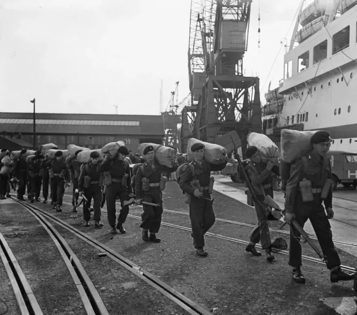 Framed Print : Suez Crisis 1956 Troops boarding the troopship Empire Fowey at Southhampton bound