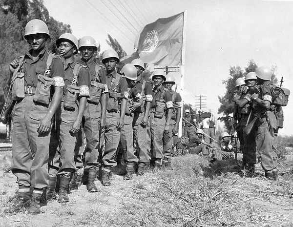 The Suez crisis - Indian paratroopers, with their UNO Flag