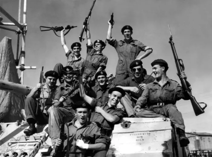 Framed Print : The Suez Crisis war in Egypt, 29th October to 6th November Framed Print : The Suez Crisis war in Egypt, 29th October to 6th November