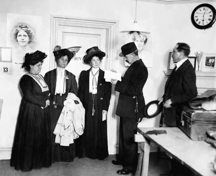 Framed Print : Suffragettes Under Arrest October 1908 Mrs Emmeline Pankhurst - Mrs Drummond