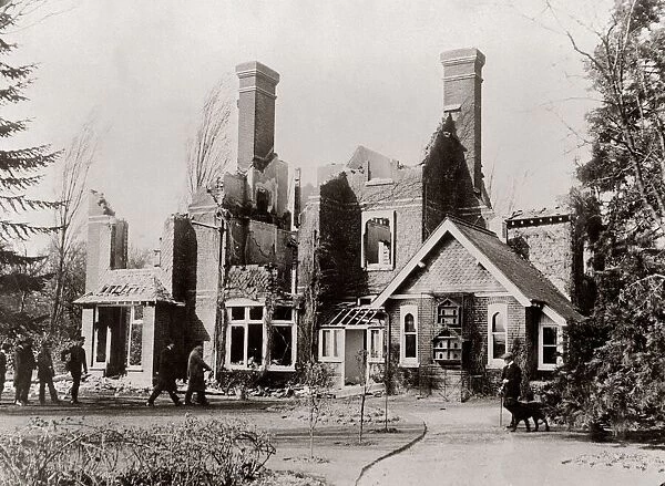 Suffragettes Arson Attack March 1913 Suffragettes fire home of Lady White in