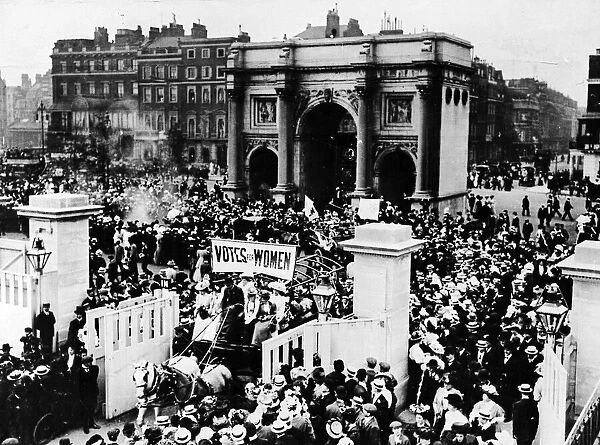 Suffragettes June 1908 Votes for Women meeting in Hyde Park The euston Road