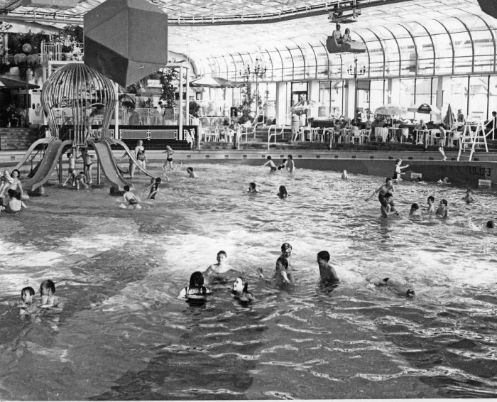 Framed Print : The Suncentre, Rhyl, Europes first indoor surfing pool, attracting thousands of families