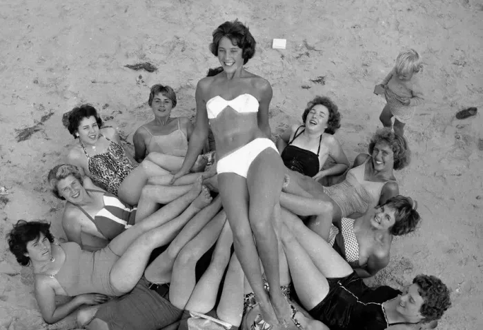 Framed Print : Sunday Mirror Beauty contest girls at Littlehampton, UK. 5th August 1959 Framed Print : Sunday Mirror Beauty contest girls at Littlehampton, UK. 5th August 1959
