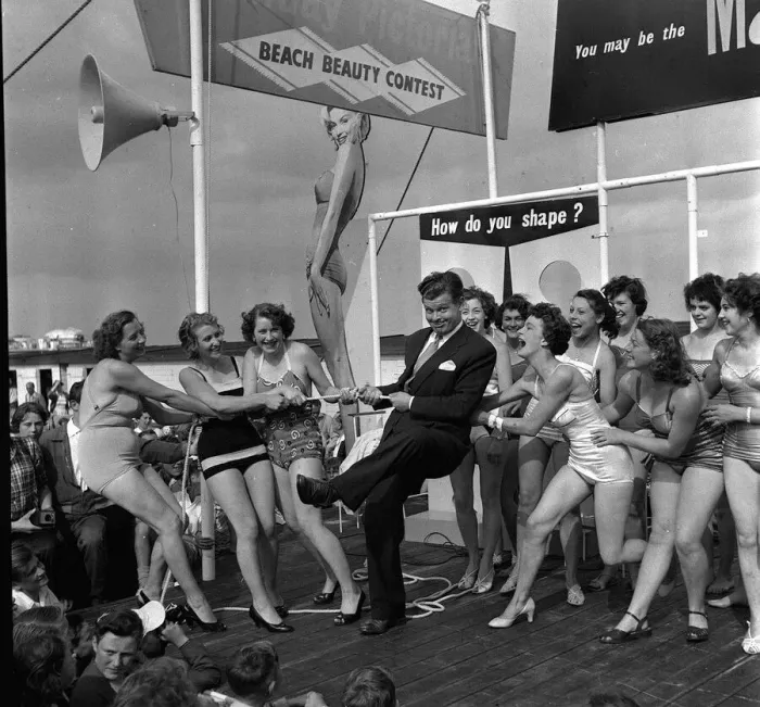 Framed Print : Sunday Pictorial Beach Beauty contest with Benny Hill at Great Yarmouth Box bb Framed Print : Sunday Pictorial Beach Beauty contest with Benny Hill at Great Yarmouth Box bb