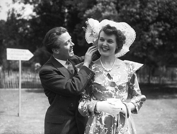 Sunday Pictorial Film Garden Party 1949 Richard Attenborough with his wife Sheila Sim