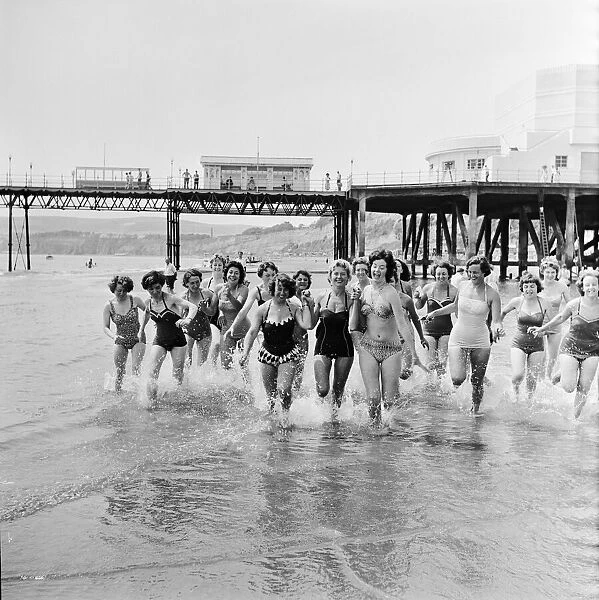 Sunday Pictorial Pictorial Beach Contest. 15th July 1958