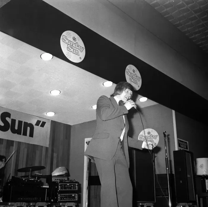 Framed Print : The Sunday Sun Jack Of Clubs Roadshow on 28th March 1974 at the Thomas Wilson Club
