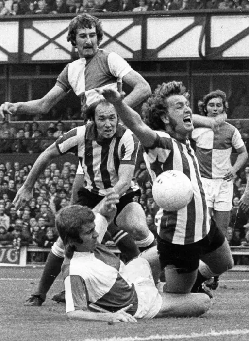 Framed Print : Sunderland Associated Football Club - Action from Sunderland v Bristol Rovers 7 September Framed Print : Sunderland Associated Football Club - Action from Sunderland v Bristol Rovers 7 September