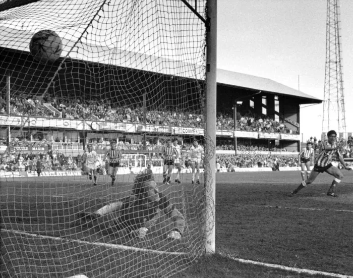 Framed Print : Sunderland Associated Football Club - Action from Sunderland v West Ham 1990
