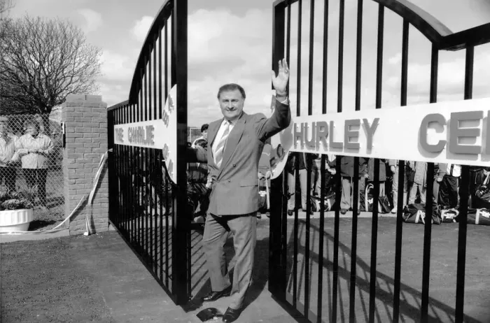 Framed Print : Sunderland Associated Football Club - Charlie Hurley at the new Training Centre Framed Print : Sunderland Associated Football Club - Charlie Hurley at the new Training Centre