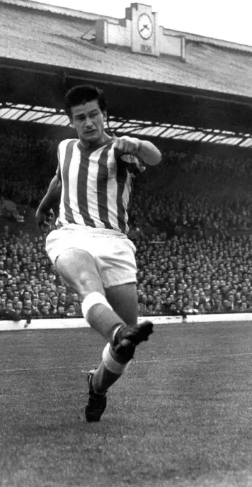 Framed Print : Sunderland Associated Football Club - Stan Anderson 5 September 1962 Framed Print : Sunderland Associated Football Club - Stan Anderson 5 September 1962