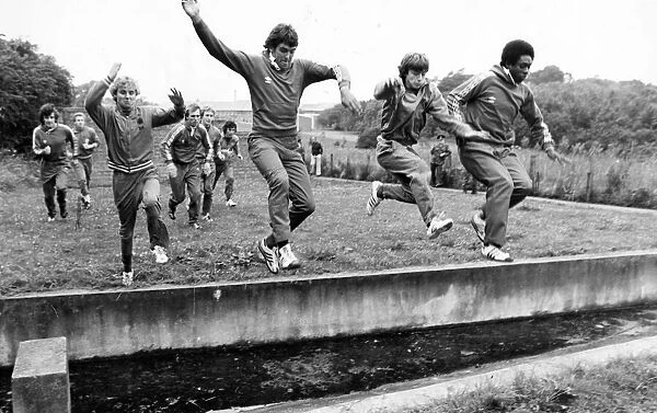 Sunderland Associated Football Club - The Sunderland Squad are put through their paces 31