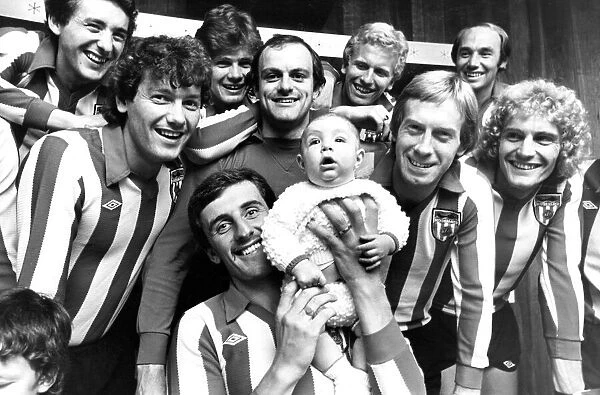 Sunderland Associated Football Club - The Sunderland Squad with baby Benjamin Hastings