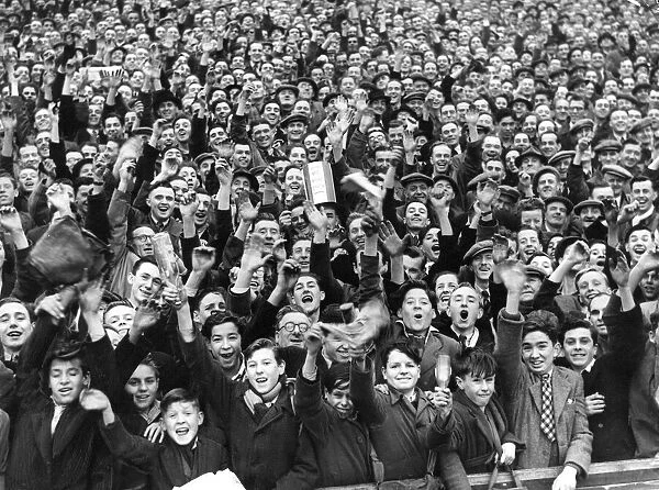 Sunderland Associated Football Club - The Sunderland fans at Roker Park 1 October 1948