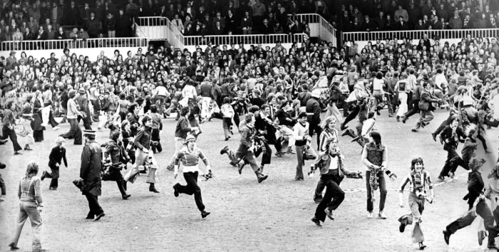 Framed Print : Sunderland Associated Football Club - Sunderland Fans invade the pitch after their team Framed Print : Sunderland Associated Football Club - Sunderland Fans invade the pitch after their team