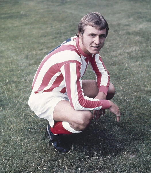 Sunderland forward Dennis Tueart in pre season training session July 1969