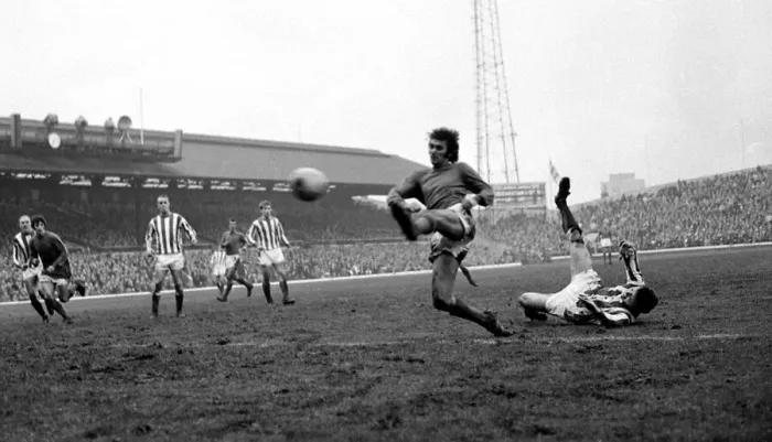 Framed Print : Sunderland full back Harvey hits the mud trying to stop Manchester United star George Framed Print : Sunderland full back Harvey hits the mud trying to stop Manchester United star George