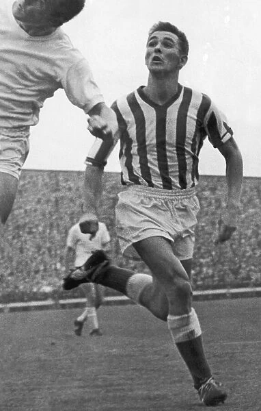 Sunderland v Leeds United 1961  /  62. Brian Clough seen here in action against Leeds United