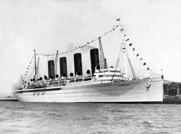 Framed Print : The super liner Mauretania in 1935 Framed Print : The super liner Mauretania in 1935
