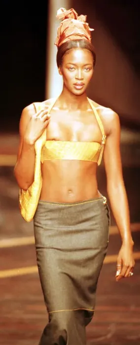 Framed Print : Supermodel Naomi Campbell Italy Milan Fashion Week 1998 Naomi Campbell walks down Framed Print : Supermodel Naomi Campbell Italy Milan Fashion Week 1998 Naomi Campbell walks down