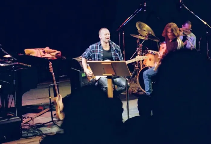 Framed Print : Superstar Sting plays a concert to Newcastle College students and chats to Dan Jazz