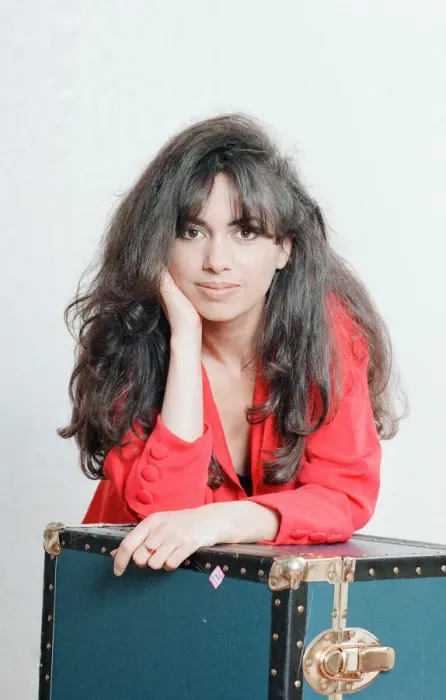 Framed Print : Susanna Hoffs, american singer, guitarist and actress, Studio Pix, London Framed Print : Susanna Hoffs, american singer, guitarist and actress, Studio Pix, London