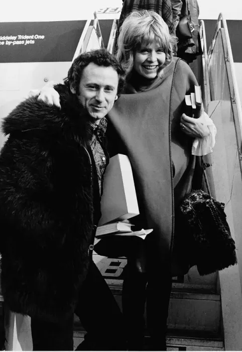 Framed Print : Susannah York and her husband - February 1972 Boarding the plane for Framed Print : Susannah York and her husband - February 1972 Boarding the plane for