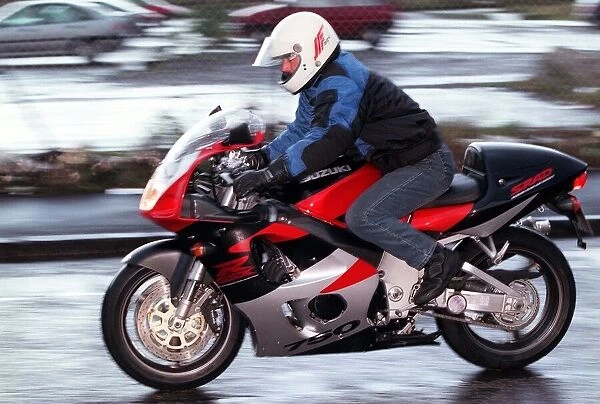 Suzuki GSX R750 motorbike motorcycle December 1997 road record motor supplements R234 HSX