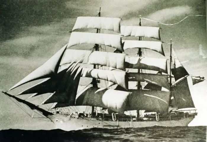 Framed Print : The SV Glenlee ship under full sail Circa 1950 Framed Print : The SV Glenlee ship under full sail Circa 1950