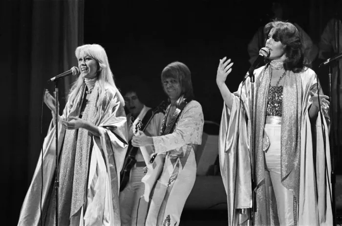 Framed Print : Swedish pop group ABBA consisting of Agnetha Faltskog, Bjorn Ulvaeus, Benny Andersson and Anni-Frid Lyngstad, pictured performing in Birmingham during their Second tour. 10th February 1977