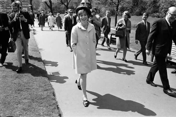 Framed Print : Sweet Charity star Shirley MacLaine is in London for a short stay Framed Print : Sweet Charity star Shirley MacLaine is in London for a short stay