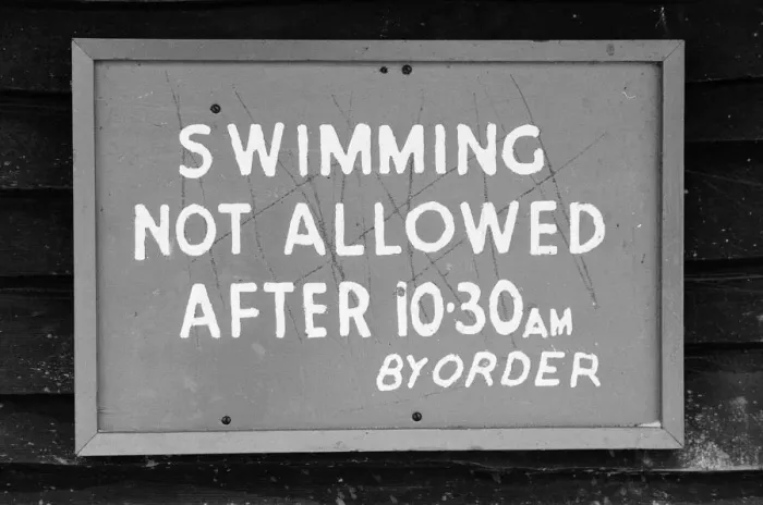 Framed Print : No Swimming Sign hear frozen lake, Sutton Park, Birmingham, England, 17th February 1986 Framed Print : No Swimming Sign hear frozen lake, Sutton Park, Birmingham, England, 17th February 1986