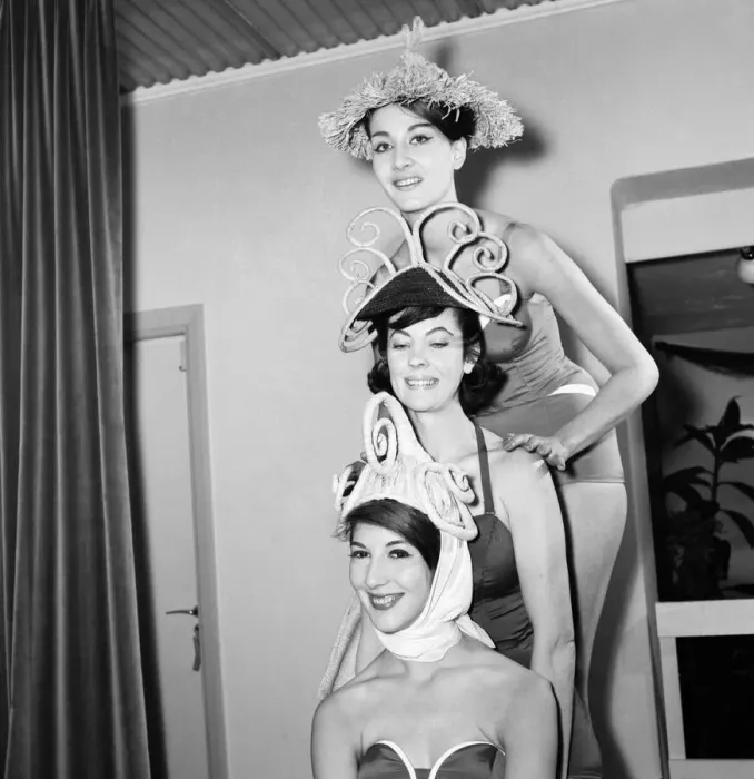 Framed Print : Swimsuit Fashion: Fashion show of Spirella foundation garments