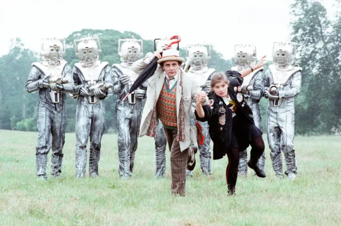 Framed Print : Sylvester McCoy as the Doctor and Sophie Aldred as Ace seen here on location near Arundel
