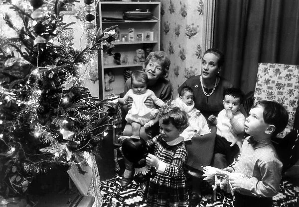 Sylvia Syms Actress and Dora Bryan - Dec 1962 with their children