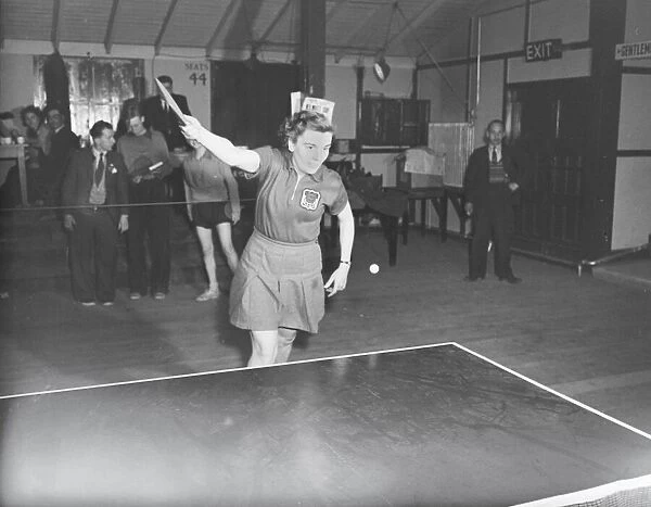 Table Tennis Birmingham 1952 Margaret Fry Glos. 1  /  3  /  1952 C1071  /  9