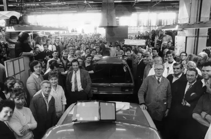 Framed Print : Talbot workers gather to give the Linwood plants last car a big send-off Framed Print : Talbot workers gather to give the Linwood plants last car a big send-off