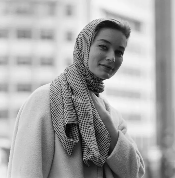 Framed Print : Tania Mallet, Model, 6th April 1961 Framed Print : Tania Mallet, Model, 6th April 1961