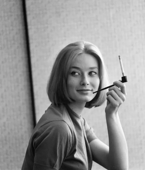 Framed Print : Tania Mallet, Model, 6th April 1961 Framed Print : Tania Mallet, Model, 6th April 1961
