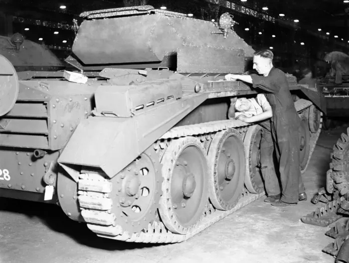 Framed Print : Tank Assembly at Longbridge plant, Birmingham, Circa 1941 Framed Print : Tank Assembly at Longbridge plant, Birmingham, Circa 1941