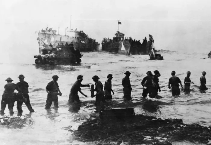 Framed Print : Tanks and ammunition come ashore in Sicily. 20th July 1943 Framed Print : Tanks and ammunition come ashore in Sicily. 20th July 1943