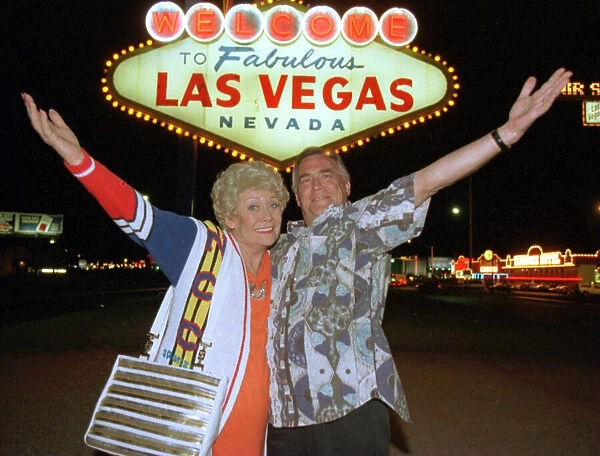 Bill Tarmey and Liz Dawn during film break Las Vegas 1997 Bill