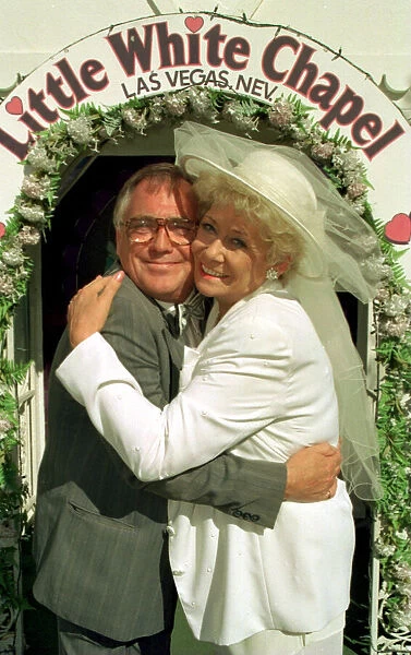 Bill Tarmey and Liz Dawn in remarry scene Las Vegas 1997 Bill